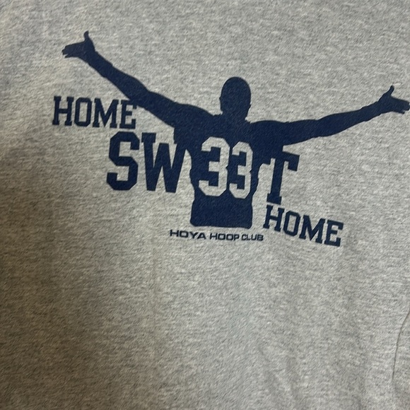 We are Georgetown crewneck T-shirt size medium cotton blend short sleeve - Picture 5 of 5